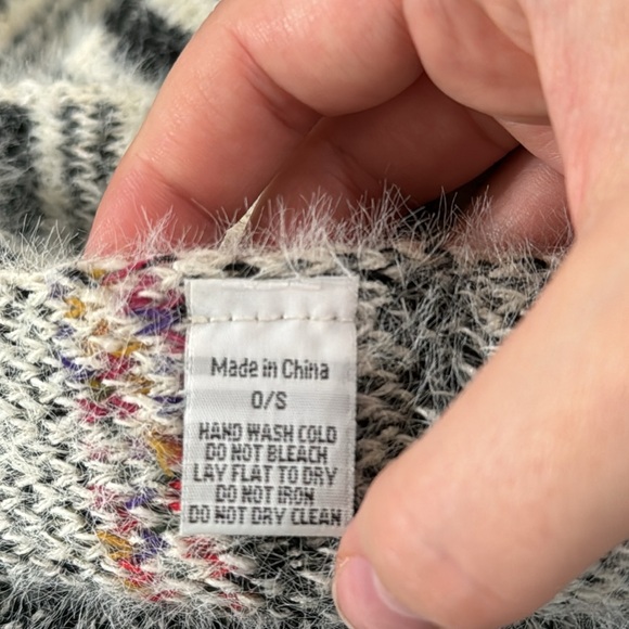 Anthropologie Akemi + Kin Tallulah eyelash knit plush Aztec print poncho - Picture 10 of 11